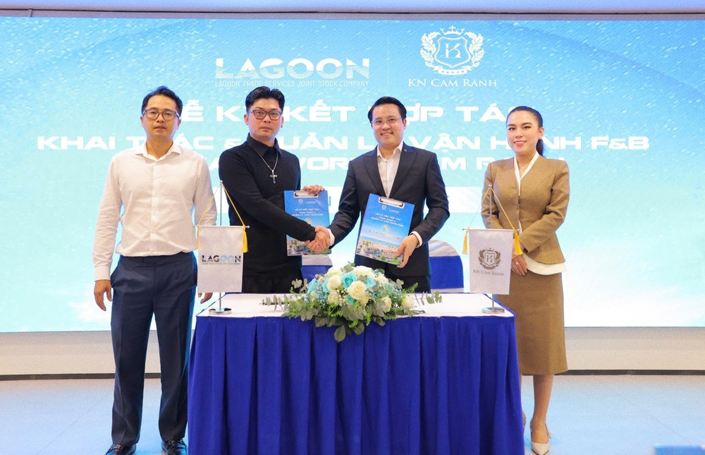 Lễ ký kết hợp tác “Khai thác và Quản lý vận hành F&B tại CaraWorld Cam Ranh”.