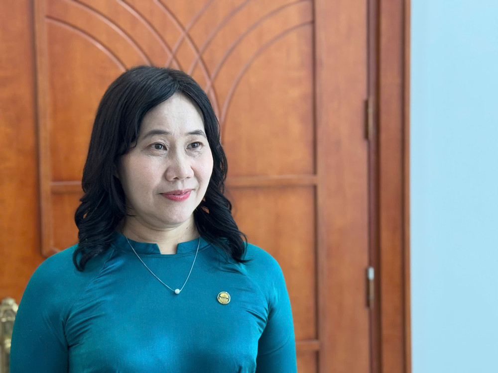 Bà Nguyễn Thị Hương, Cục trưởng Cục Thống kê trả lời phỏng vấn báo chí. 8ce3eca554fde2a3bbec6.jpg