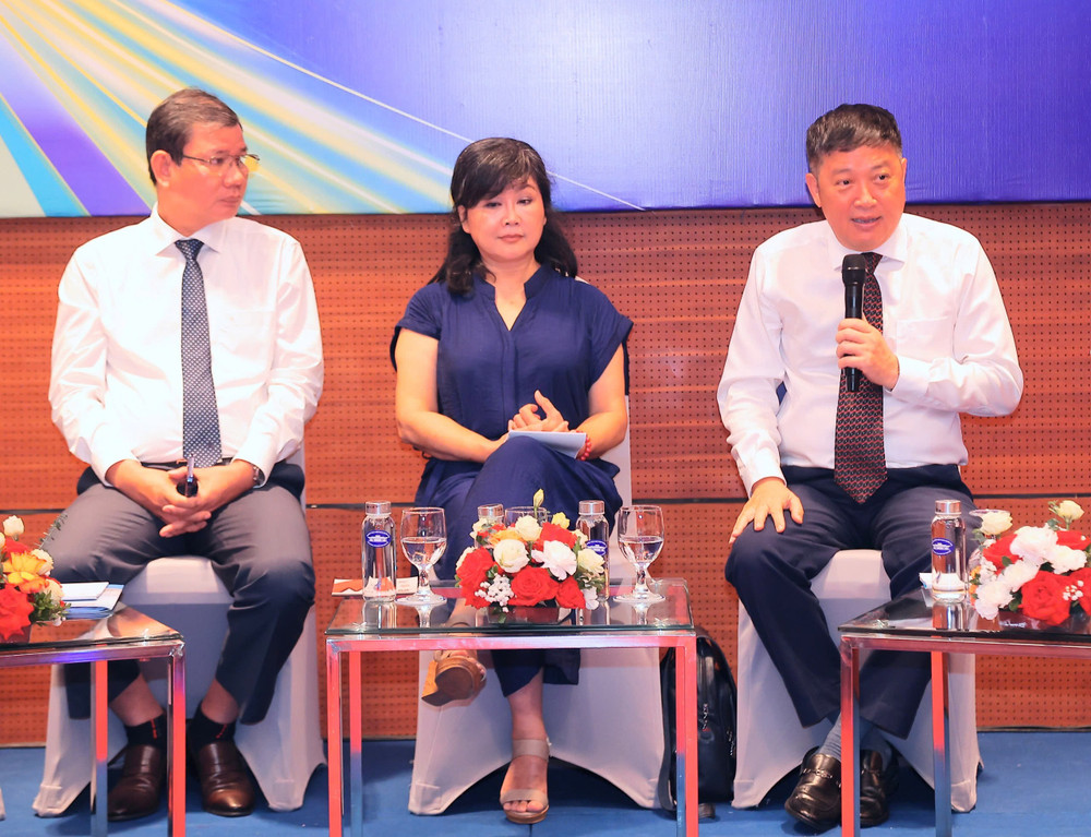 Phó Giáo sư, Tiến sĩ Nguyễn Ngọc Oanh, Trưởng khoa Quan hệ Quốc tế, Học viện Báo chí và Tuyên truyền chia sẻ tại phiên thảo luận. 4325b0d177d0c08e99c1.jpg