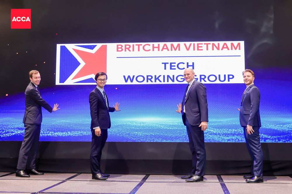 Bấm nút ra mắt Nhóm doanh nghiệp công nghệ Anh Quốc tại Việt Nam. 3cc2d2f3609ce9c2b08d1.jpg