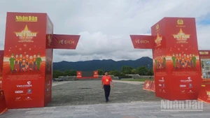 Tại tỉnh Cao Bằng, hoạt động "Cùng Việt Nam tiến bước" điểm cấp tỉnh diễn ra tại Quảng trường km5, phường Thục Phán.