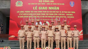 Lễ tiếp nhận 655 cán bộ, chiến sĩ tăng cường.