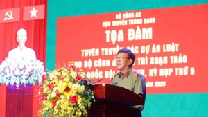 Cục trưởng Truyền thông Công an nhân dân, Thiếu tướng Đỗ Triệu Phong phát biểu khai mạc tọa đàm.