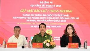 Đại diện Ban Tổ chức tại buổi gặp mặt báo chí.