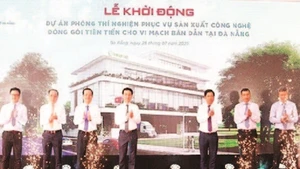 Khởi động Dự án Phòng thí nghiệm sản xuất công nghệ đóng gói tiên tiến cho vi mạch bán dẫn tại thành phố Đà Nẵng.