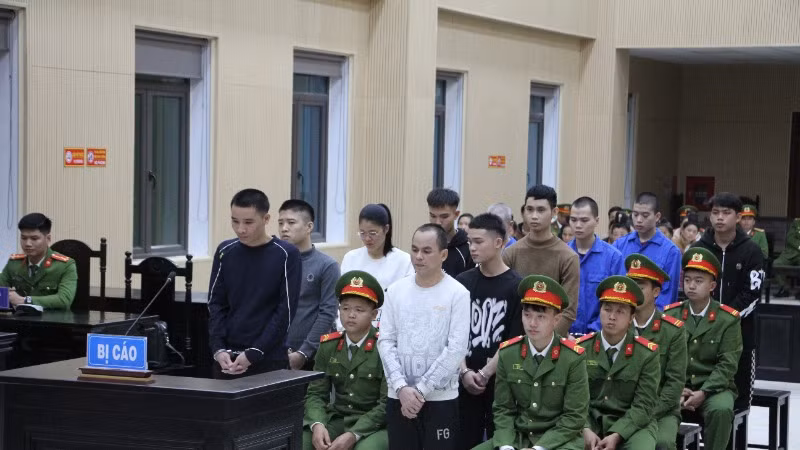 12 bị cáo trong vụ án lừa đảo, chiếm đoạt tài sản trong đường dây lừa đảo xuyên quốc gia vừa bị Tòa án nhân dân tỉnh Điện Biên đưa ra xét xử.