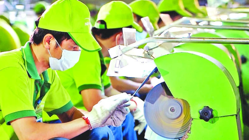 Lao động tại Công ty cổ phần Kềm Nghĩa, Thành phố Hồ Chí Minh. Ảnh minh họa: PHƯƠNG VY