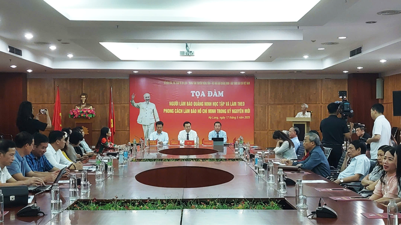 Quang cảnh buổi Tọa đàm.