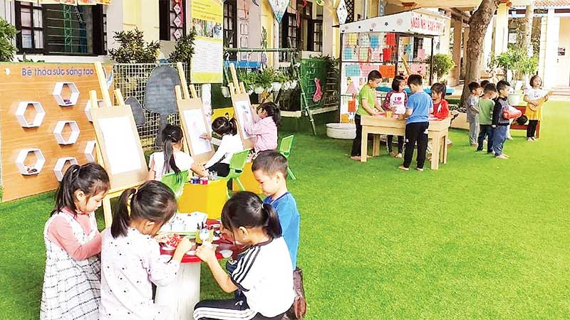 Trường mầm non xã Phụng Thượng, huyện Phúc Thọ được hỗ trợ đầu tư xây dựng khang trang, đáp ứng nhu cầu của người dân trên địa bàn. (Ảnh ANH SA)