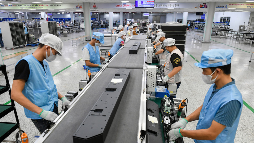 Lao động tại Công ty TNHH Bumjin Electronics Vina, Hàn Quốc, tại Quảng Ninh. (Ảnh: THÀNH ĐẠT)