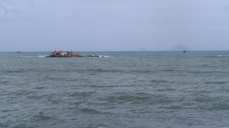 Cửa sông Cái Nha Trang, nơi tàu cá Tấn Tèo bị sóng đánh chìm. (Ảnh: PHONG NGUYÊN) 