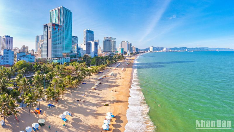 Một góc phố biển Nha Trang. (Ảnh: VƯƠNG MẠNH CƯỜNG)