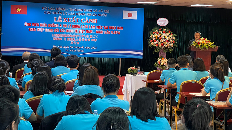 Lễ xuất cảnh cho ứng viên điều dưỡng, hộ lý sang Nhật Bản làm việc theo chương trình EPA năm 2023. (Ảnh: Dolab)