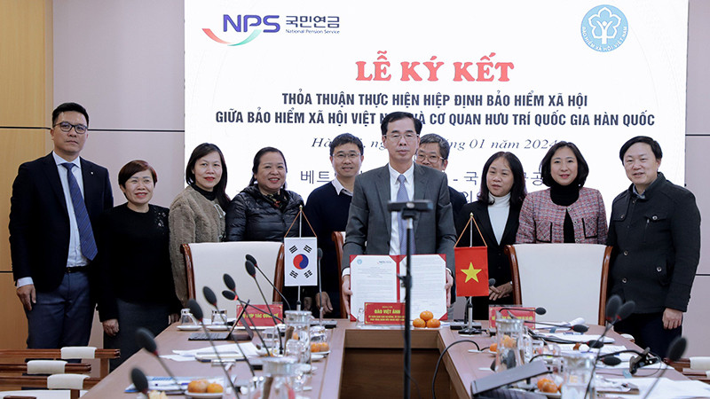 Đại diện lãnh đạo Bảo hiểm xã hội Việt Nam tại lễ ký Thỏa thuận thực hiện Hiệp định về bảo hiểm xã hội giữa Việt Nam-Hàn Quốc theo hình thức trực tuyến, ngày 23/1/2024.