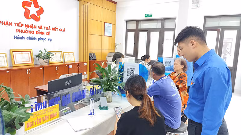 Bộ phận tiếp nhận và trả kết quả phường Dĩnh Kế, thành phố Bắc Giang.