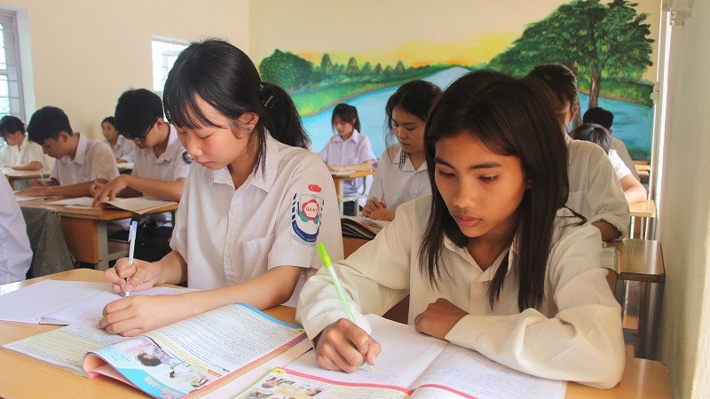 Học sinh Trường trung học cơ sở Thanh Nưa miệt mài ôn luyện để sẵn sàng tham dự kỳ thi vào lớp 10 năm học 2025-2026. (Ảnh: BÍCH HẠNH)