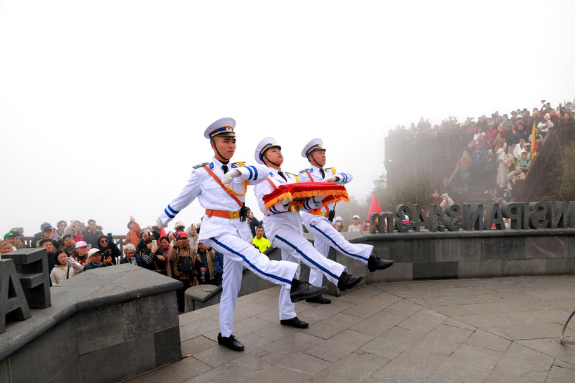 Nghiêm trang trong mọi nghi thức của Lễ chào cờ.