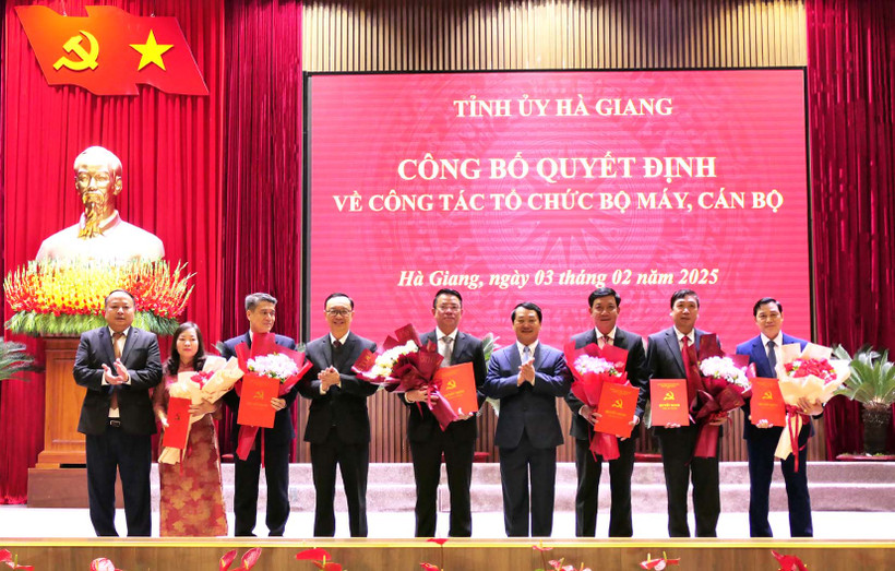 Tỉnh ủy Hà Giang công bố quyết định về công tác tổ chức bộ máy, cán bộ