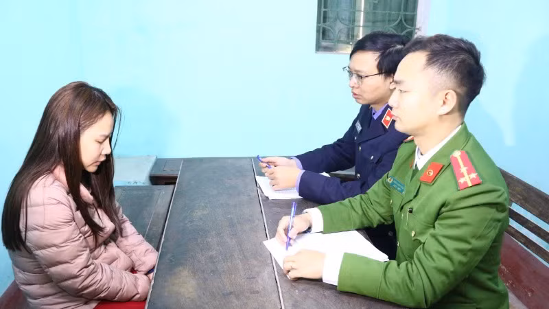 Đối tượng Trần Thị Thu Phương tại cơ quan điều tra. (Ảnh: Công an tỉnh Nam Định cung cấp)