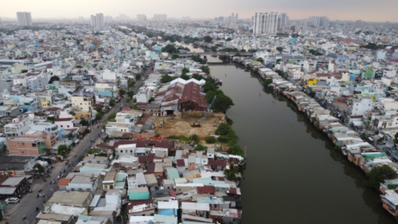 Hiện trạng nhà ở ven và trên kênh rạch tại Quận 8.