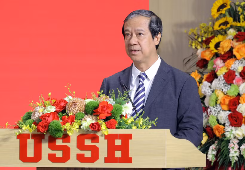 Bộ trưởng Giáo dục và Đào tạo Nguyễn Kim Sơn phát biểu tại Hội thảo khoa học quốc gia “Bác Hồ với giáo dục, giáo dục với Bác Hồ”.