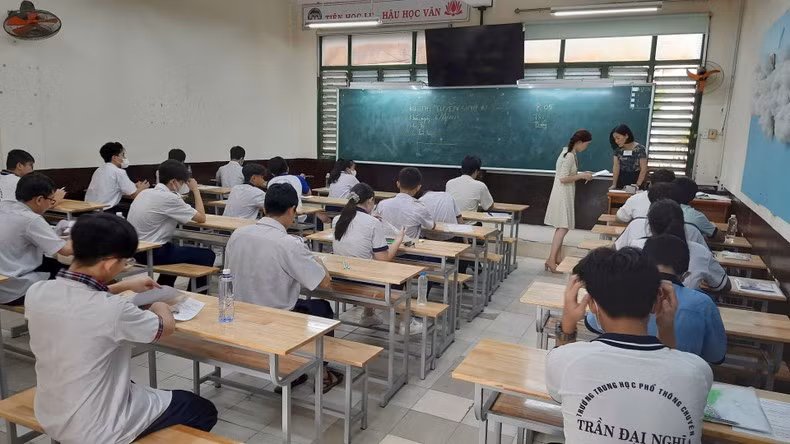 Thí sinh tại Thành phố Hồ Chí Minh tham dự kỳ thi tuyển sinh vào lớp 10 (Ảnh: THẾ ANH)