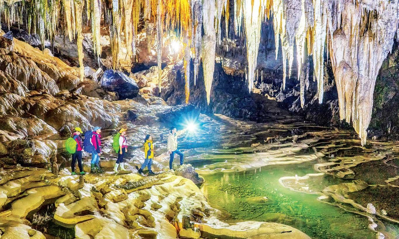 Hệ thống nhũ đá tuyệt đẹp khiến mọi du khách sững sờ khi tận mắt chiêm ngưỡng. Ảnh | XUÂN LỘC 