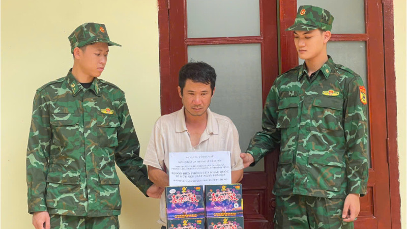 Đối tượng Võ Hiền Sĩ bị bắt giữ cùng tang vật.