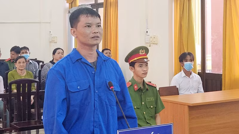 Bị cáo Đặng Văn Trung tại phiên tòa sơ thẩm sáng 24/5.