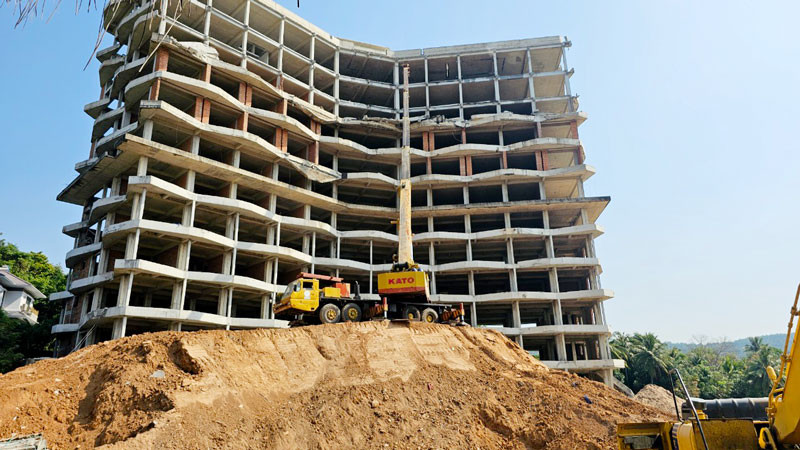 Công trình khách sạn 12 tầng xây dựng trái phép ở thành phố Phú Quốc, tỉnh Kiên Giang.