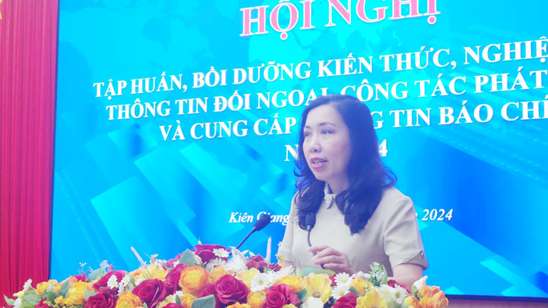 Thứ trưởng Ngoại giao Lê Thị Thu Hằng phát biểu tại hội nghị.