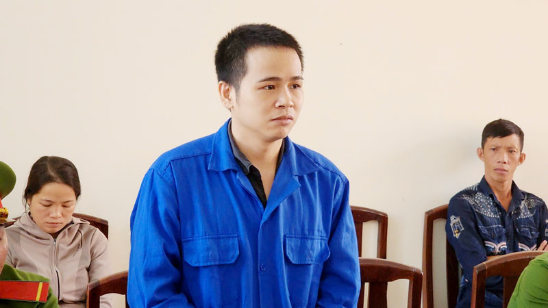 Bị cáo Nguyễn Văn Huy tại phiên tòa. (Ảnh: VĂN VŨ).