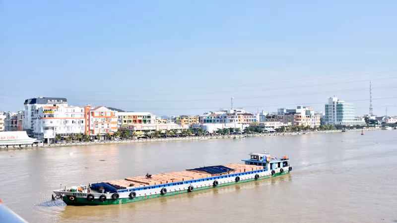 Một góc thành phố Hà Tiên. 