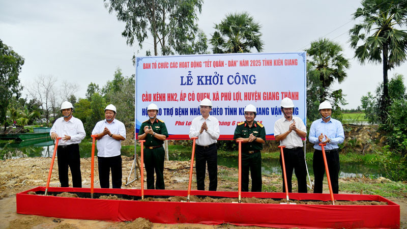 Lễ khởi công xây dựng cầu giao thông nông thôn HN2, tại xã Phú Lợi, huyện Giang Thành.