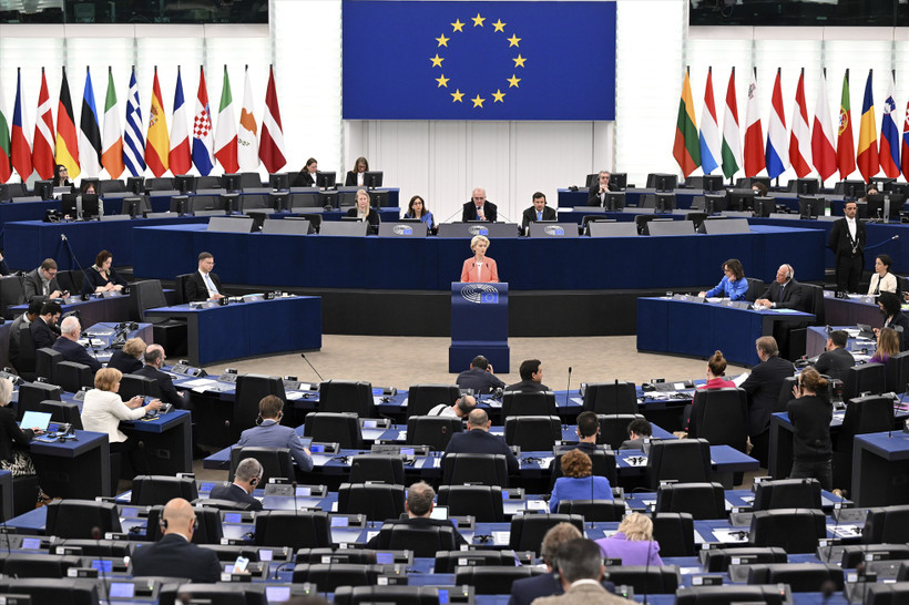 Ủy ban châu Âu thông qua đề xuất về quy định "Đoàn kết mạng".