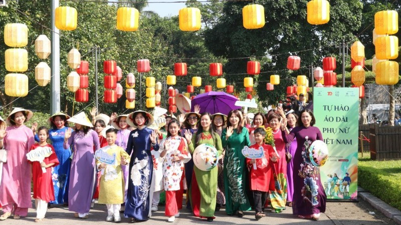 Trung ương Hội Liên hiệp Phụ nữ Việt Nam phát động "Tuần lễ Áo dài" trên phạm vi toàn quốc, từ ngày 1/3 đến 8/3/2025. 