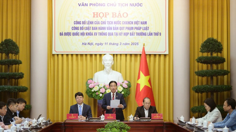 Quang cảnh buổi họp báo công bố Lệnh của Chủ tịch nước. 