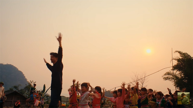 MV "Nấu ăn cho em". (Ảnh chụp màn hình)