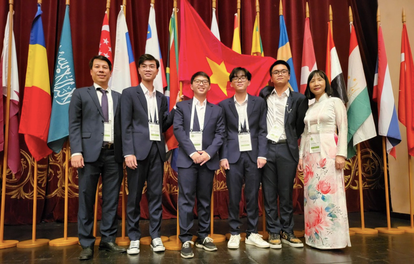 Đội tuyển quốc gia Việt Nam tại Olympic Sinh học quốc tế năm 2022.