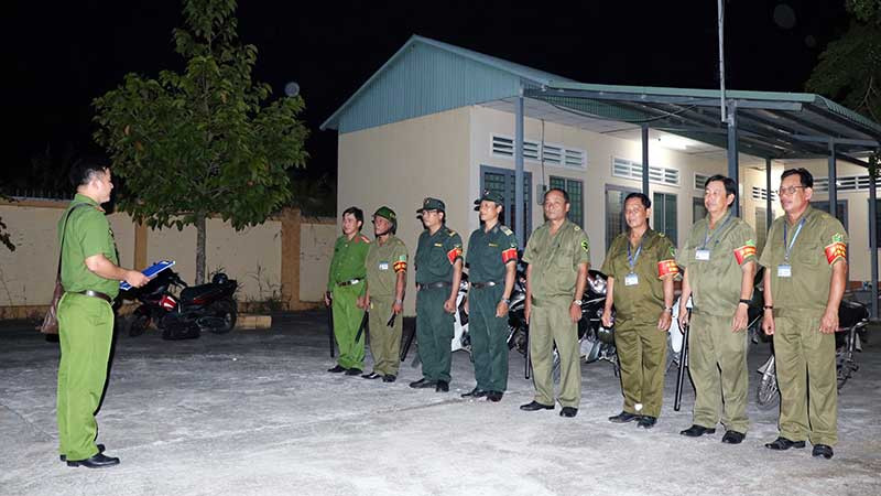 Công an tỉnh Kiên Giang triển khai mô hình "Liên kết bảo đảm an ninh trật tự" tại Khu công nghiệp Thạnh Lộc, huyện Châu Thành. (Ảnh TIẾN DŨNG)