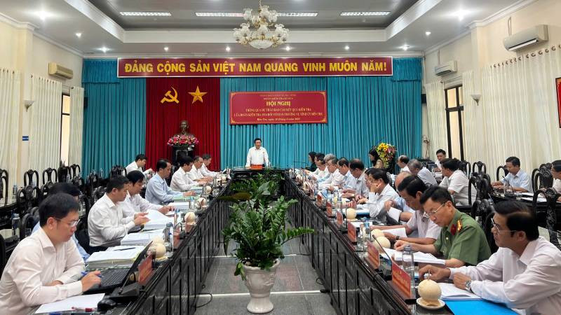 Đoàn kiểm tra 1914 của Bộ chính trị làm việc với Ban Thường vụ Tỉnh ủy Bến Tre. (Ảnh: HOÀNG TRUNG)