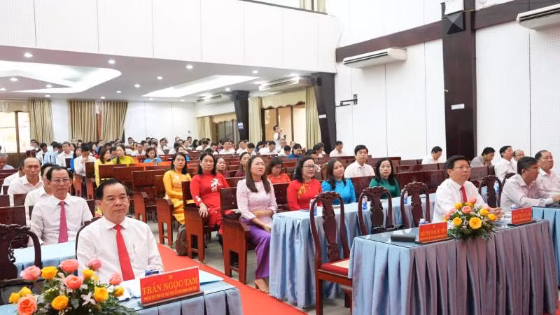 Lãnh đạo tỉnh Bến tre tham dự Hội nghị khai việc đầu xuân 2025. (Ảnh: HOÀNG TRUNG)