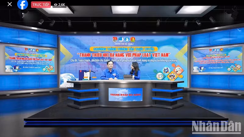 Thành Đoàn Đà Nẵng tổ chức tương tác trực tuyến trên mạng xã hội Facebook để phổ biến pháp luật, ngày 14/3/2024. (Ảnh: THANH TÂM) 