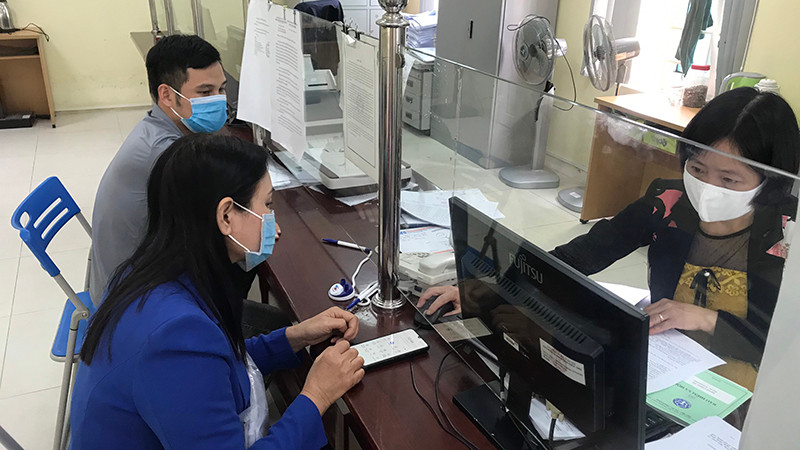 Giao dịch tại Bảo hiểm xã hội Hà Nội. (Ảnh: HSS)