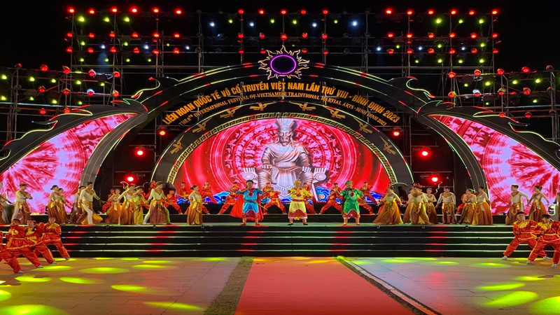 Liên hoan quốc tế Võ cổ truyền Việt Nam lần thứ 8 đã diễn ra tại Quảng trường thành phố Quy Nhơn, tỉnh Bình Định.