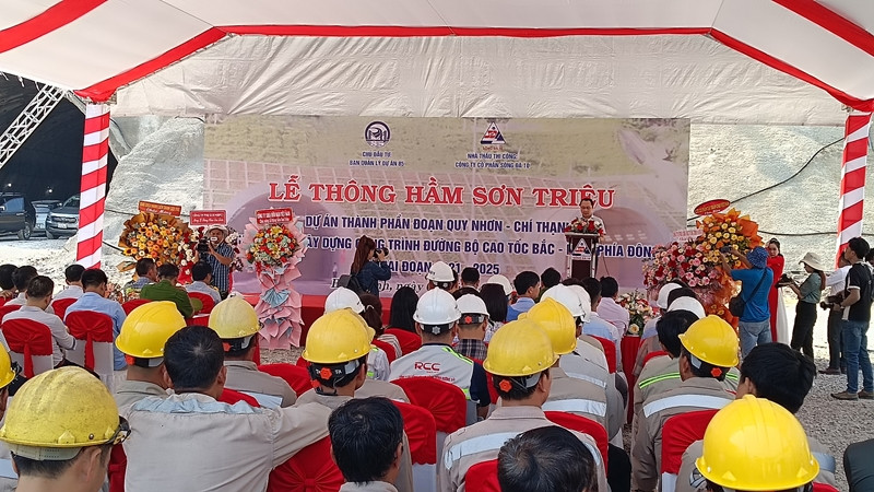 Quang cảnh buổi lễ.