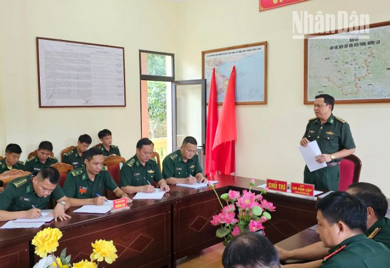 Đoàn công tác số 2 kết luận buổi kiểm tra tại Đồn Biên phòng Mường Cai. (Ảnh: Quàng Hùng)