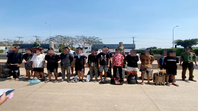 Công dân Việt Nam được phía Campuchia trao trả.