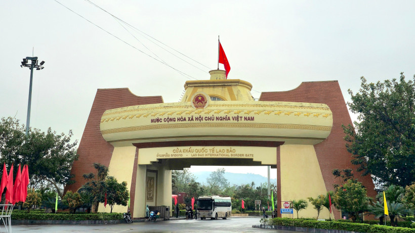 Cửa khẩu quốc tế Lao Bảo.