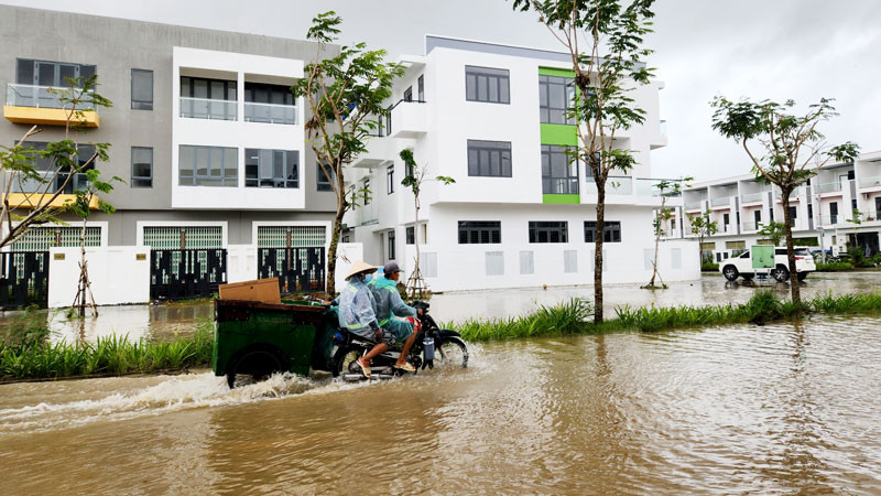 Ảnh hưởng của hoàn lưu bão số 2 vừa qua, khu đô thị Tây Bắc, thuộc phường Vĩnh Quang, thành phố Rạch Giá bị ngập nhiều nơi.